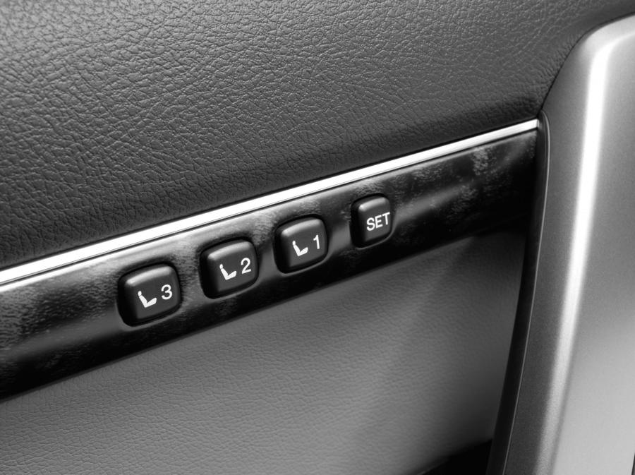  Toyota Land Cruiser 200 2007 года  (фото 148 из 196)